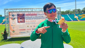 Brilla Ángel Flores González en los campeonatos mundiales de Síndrome de Down